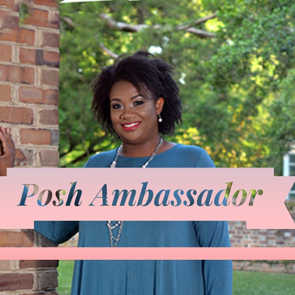 🌟Shop with Confidence, Posh Ambassador Dee🌟